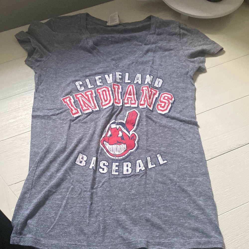 Campus life style genuine lifestyle cleveland Indians vneck. Women’s size medium